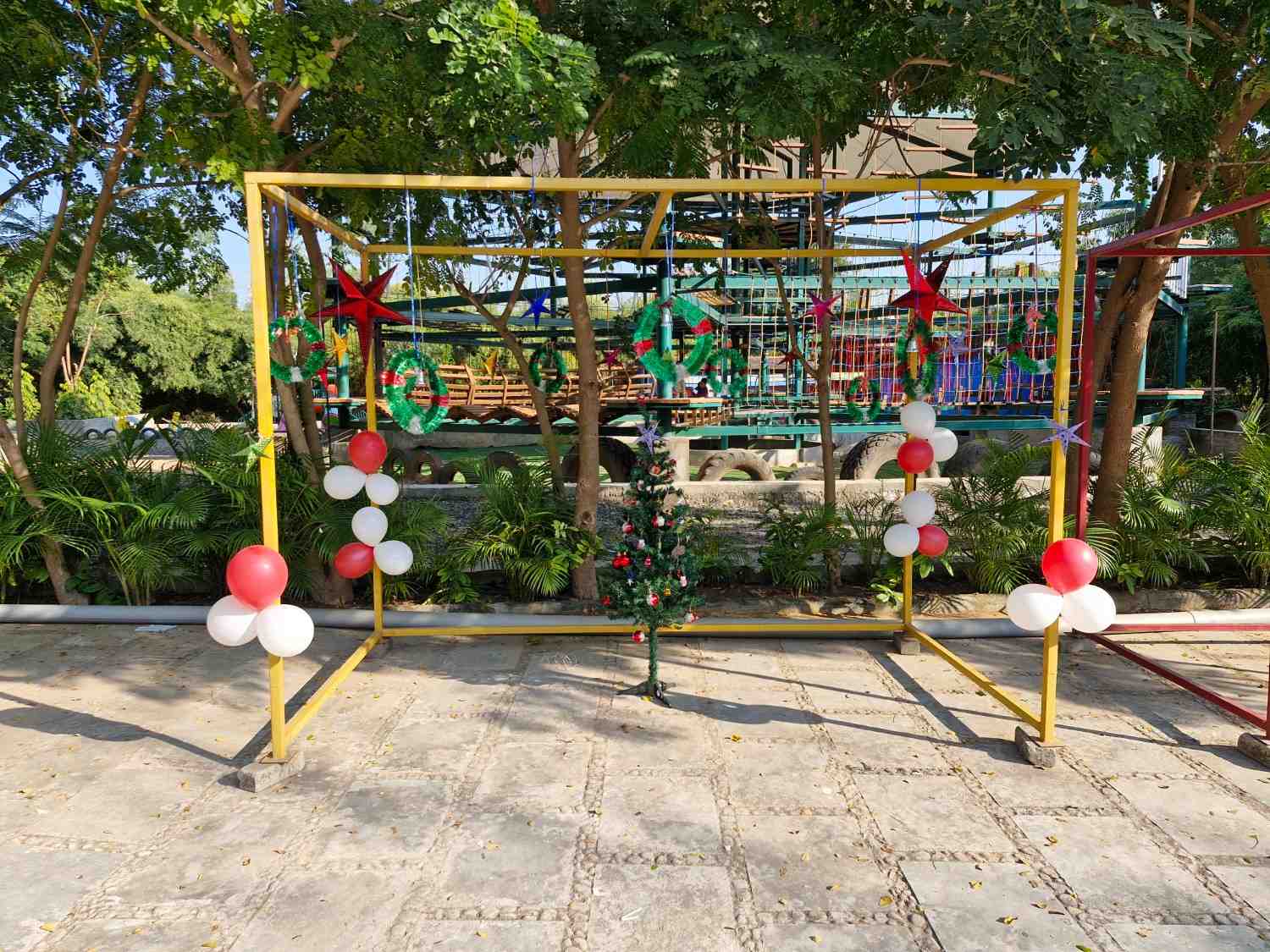 Outdoor Christmas decorations and photo booth for students